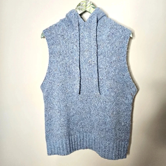 New Easel Blue Knit Hooded Sleeveless Vest - Picture 1 of 5